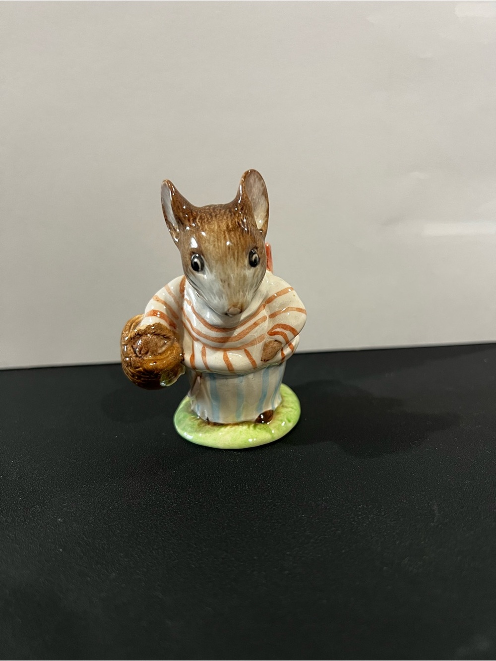 Beatrix Potter’s “Mrs. Tittlemouse”
